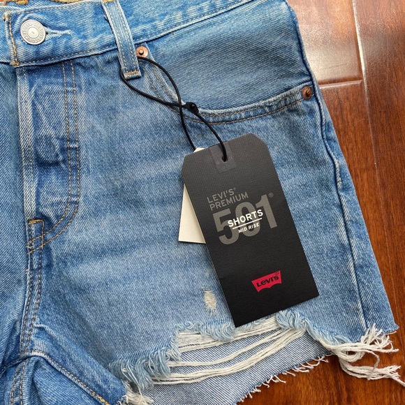 NWT LEVI’S 501 Mid-Rise Shorts - Picture 2 of 6